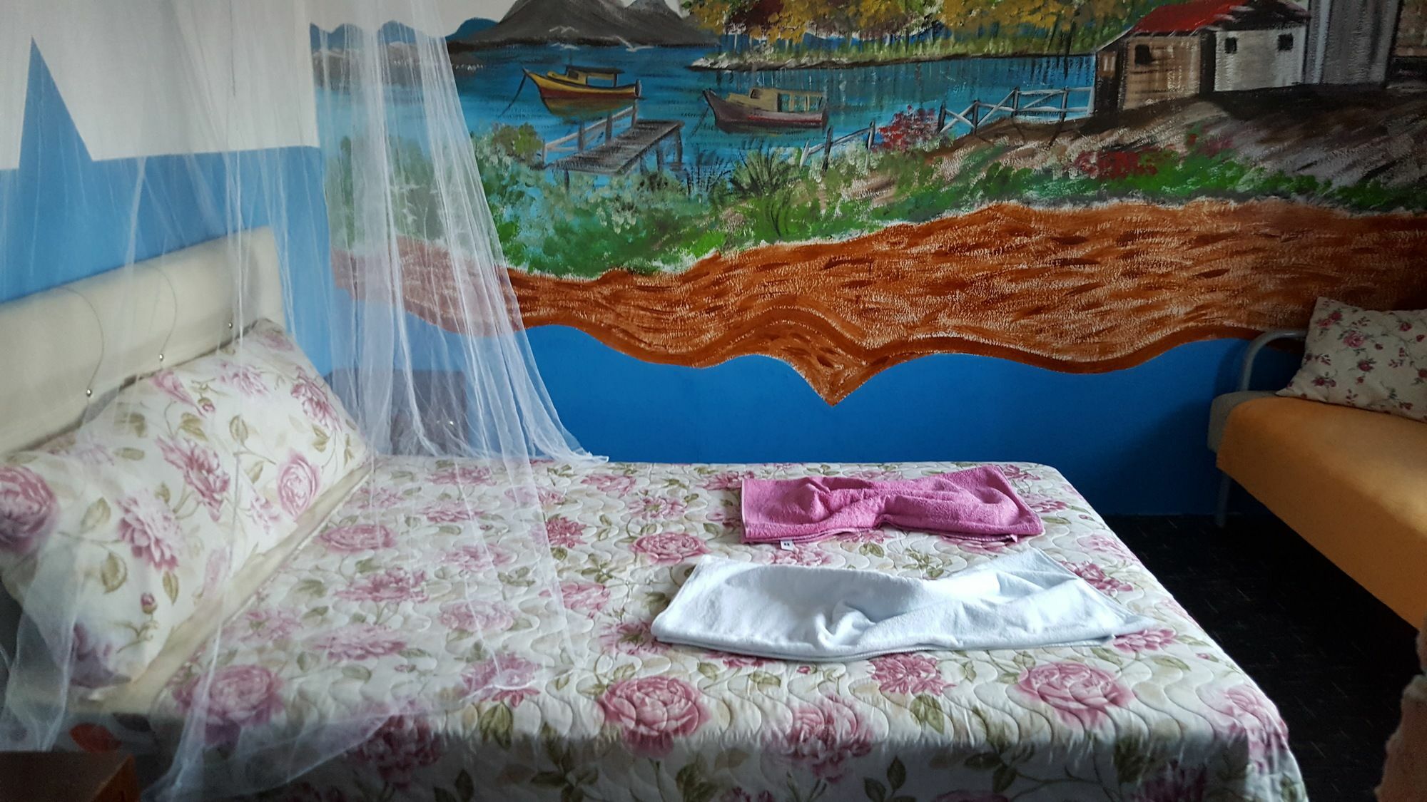 Goekmavi * Bodrum