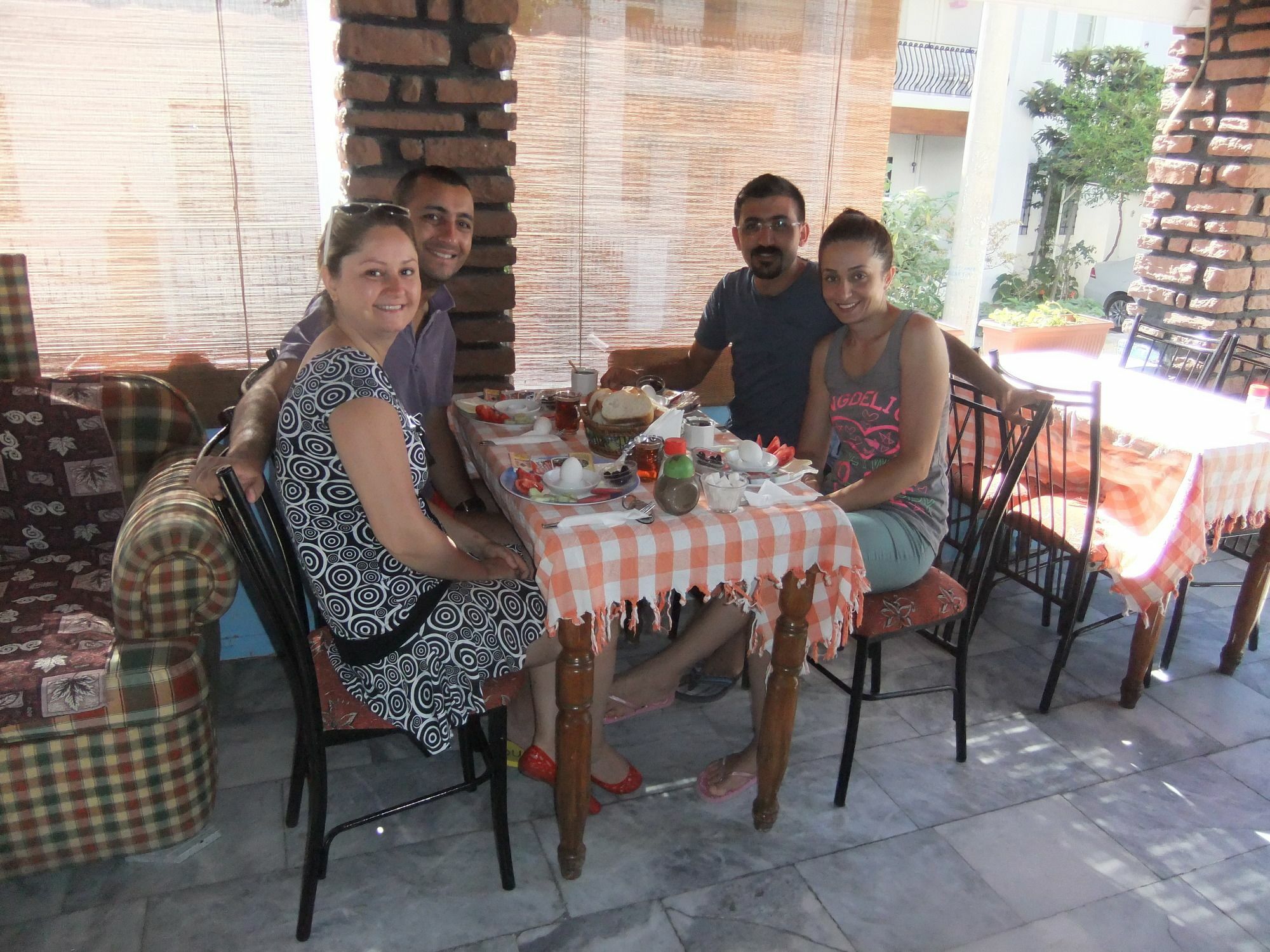 Goekmavi Hostel